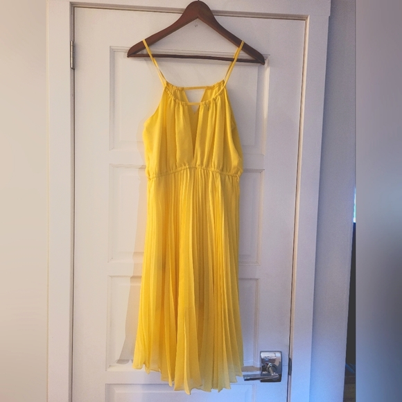 BEBE Summer Yellow High Low Dress - Picture 2 of 4